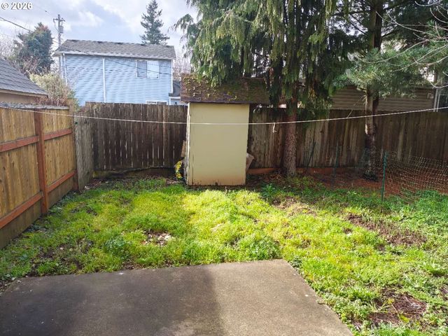 8826 Se BROOKLYN St, Portland, OR 97266