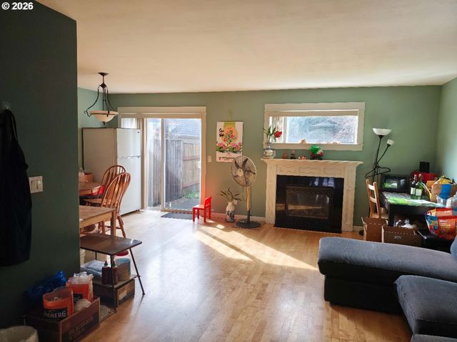 8826 Se BROOKLYN St, Portland, OR 97266