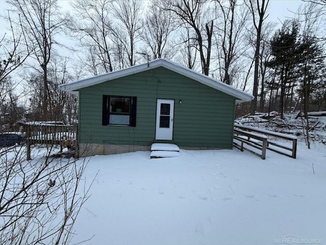 21638 Sandy Drive, White Pigeon, MI 49091