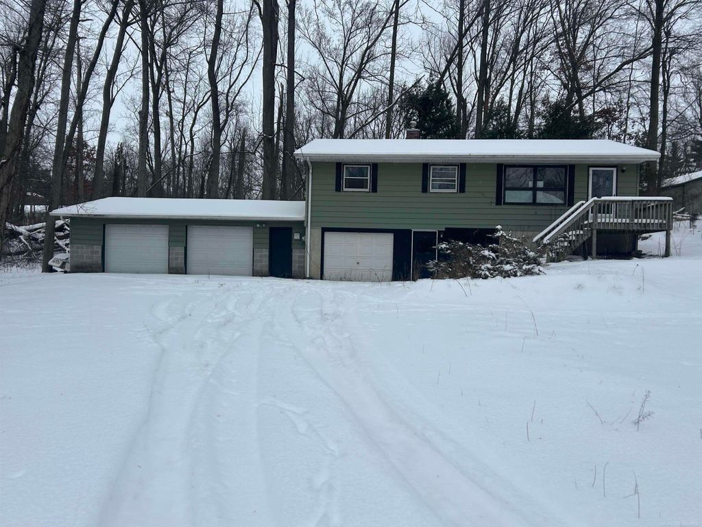 21638 Sandy Drive, White Pigeon, MI 49091