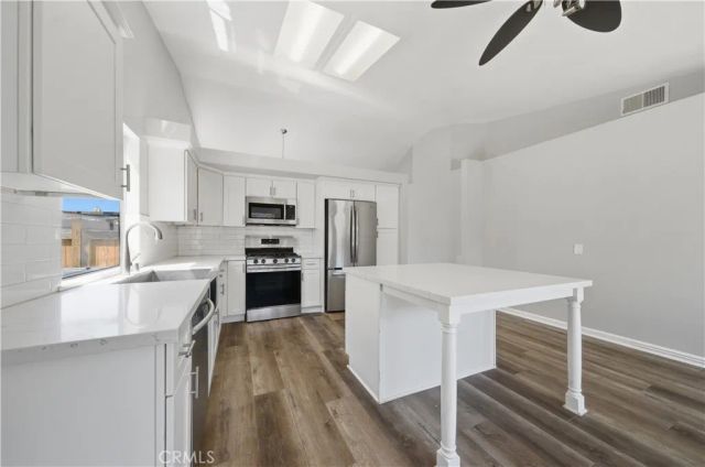 24428 Oakridge Cir, Murrieta, CA 92562