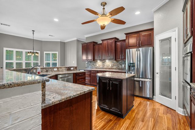 100 Lost Lake Point, Hot Springs, AR 71913