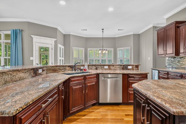 100 Lost Lake Point, Hot Springs, AR 71913