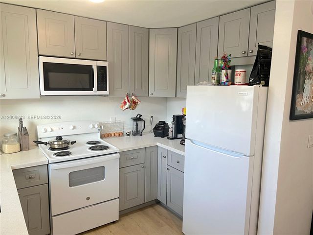 5218 SW 91st Ave 4, Cooper City, FL 33328