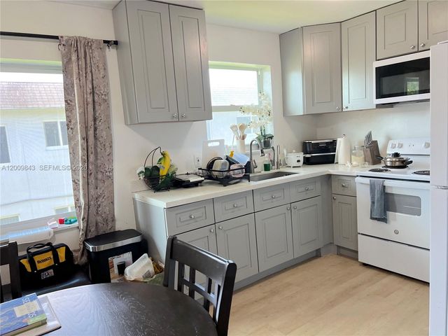 5218 SW 91st Ave 4, Cooper City, FL 33328