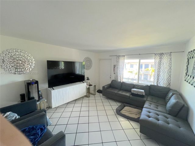 5218 SW 91st Ave 4, Cooper City, FL 33328