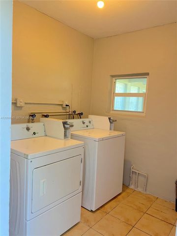 5218 SW 91st Ave 4, Cooper City, FL 33328