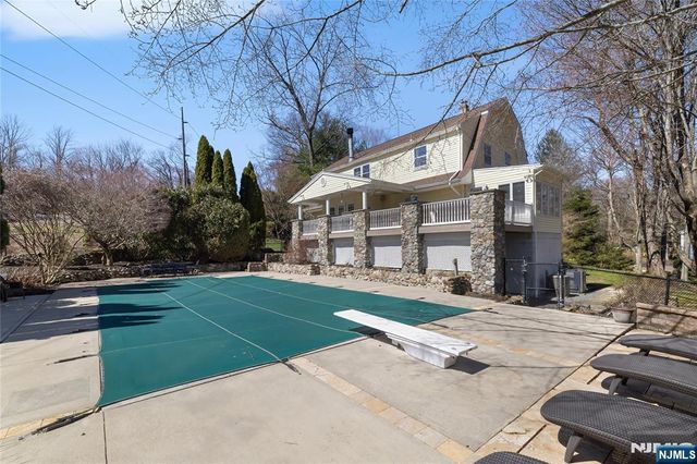 43 Hering Road, Montvale, NJ 07645