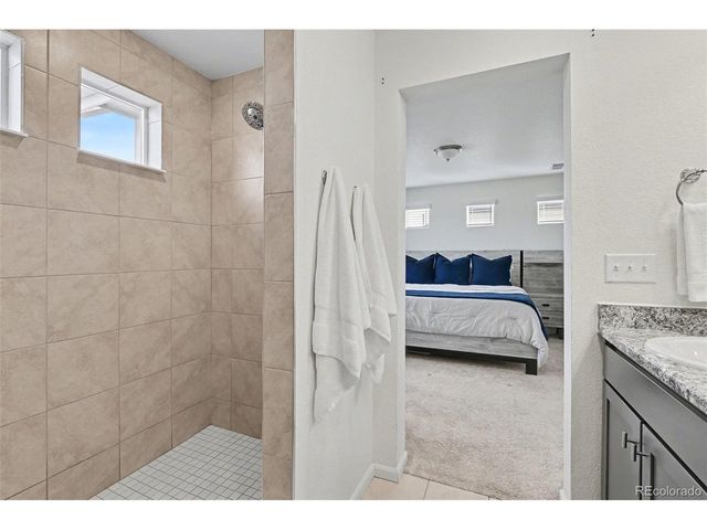 1049 Larkspur Dr, Erie, CO 80516