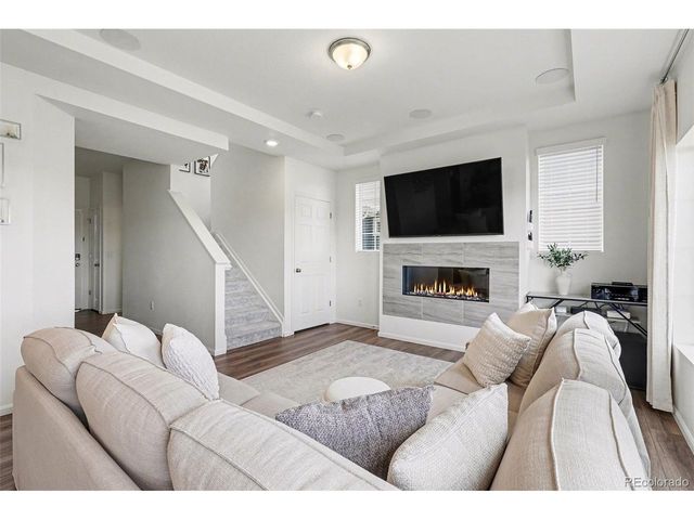 1049 Larkspur Dr, Erie, CO 80516