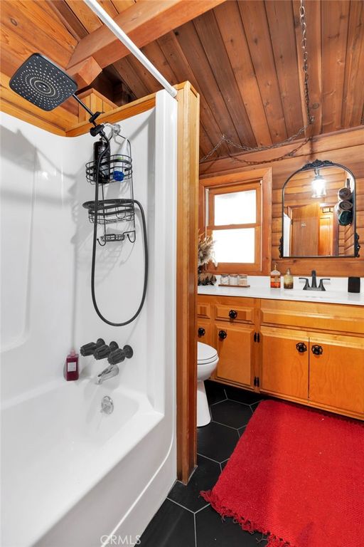 Image 16 of property listing at 2130 Spring Oak, Running Springs, CA 92382