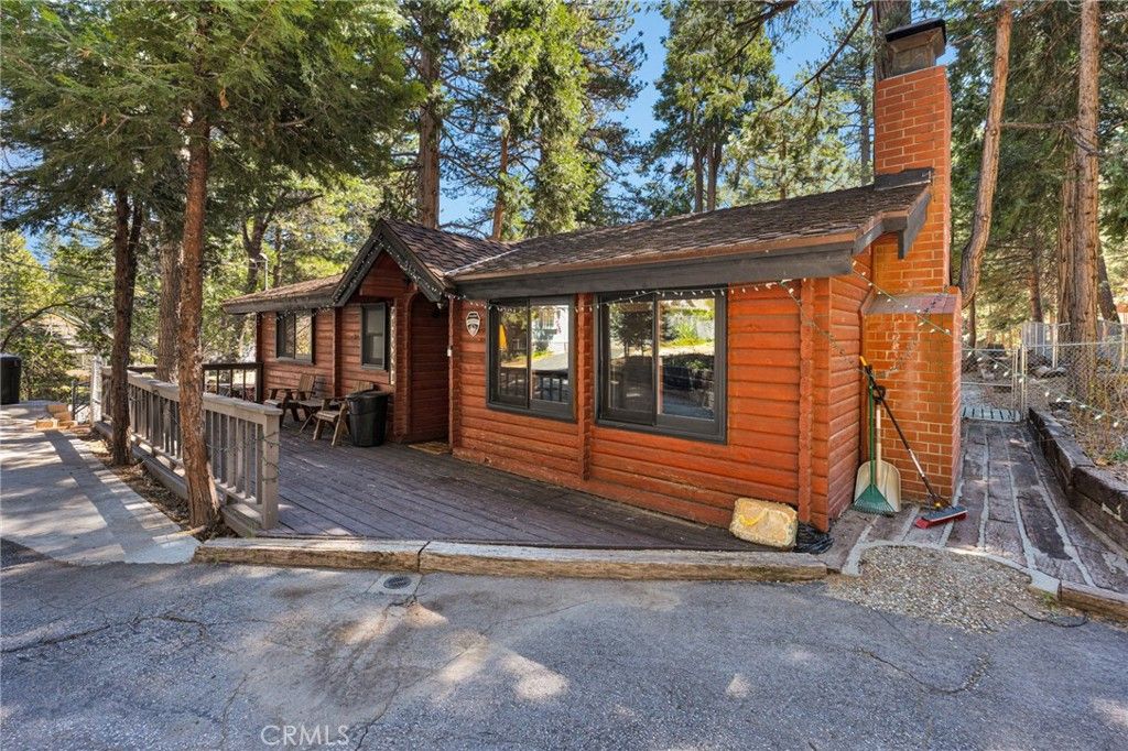 Image 2 of property listing at 2130 Spring Oak, Running Springs, CA 92382