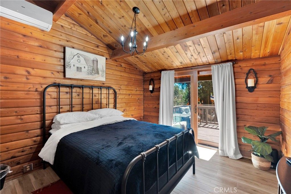 Image 20 of property listing at 2130 Spring Oak, Running Springs, CA 92382