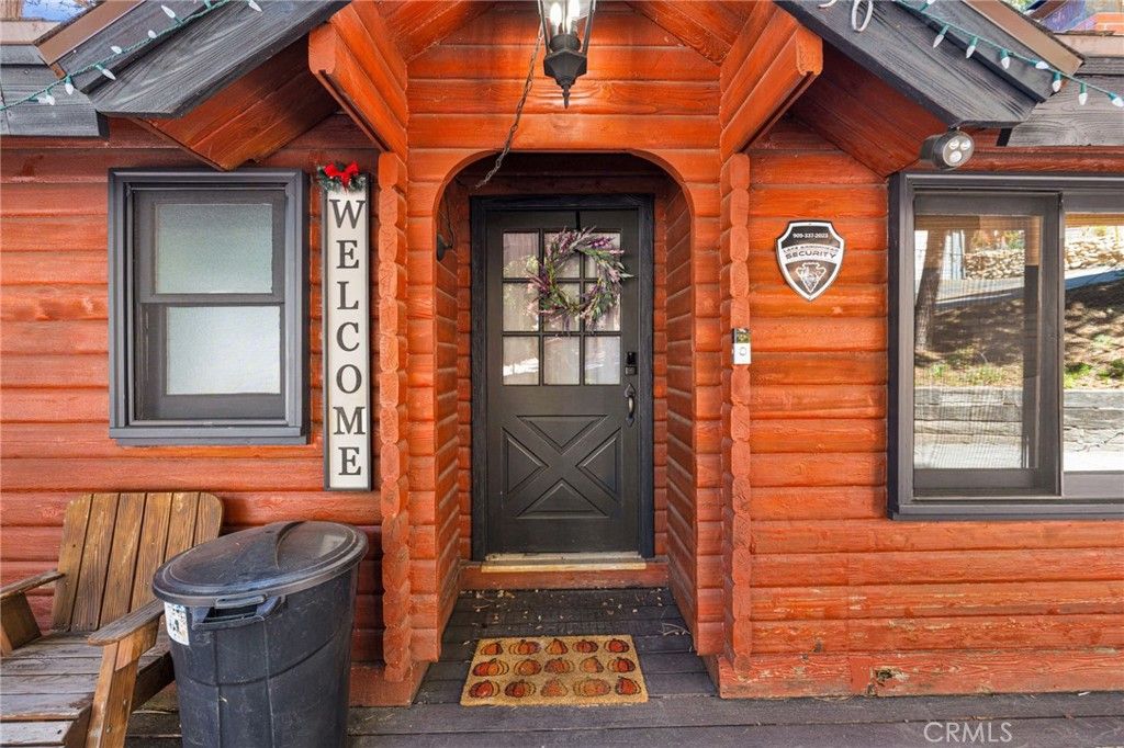 Image 4 of property listing at 2130 Spring Oak, Running Springs, CA 92382
