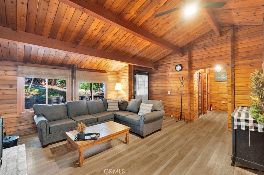 Image 7 of property listing at 2130 Spring Oak, Running Springs, CA 92382