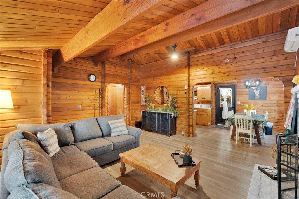 Image 8 of property listing at 2130 Spring Oak, Running Springs, CA 92382
