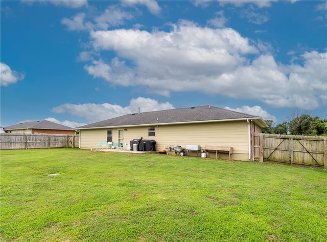 21048 Richard Court, Siloam Springs, AR 72761