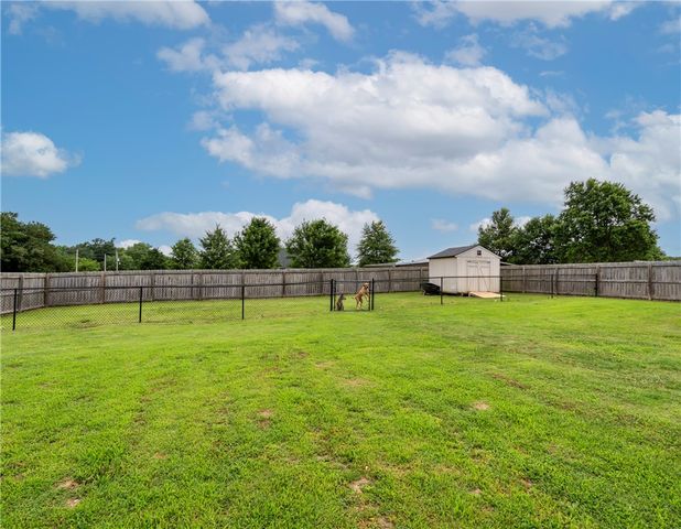 21048 Richard Court, Siloam Springs, AR 72761