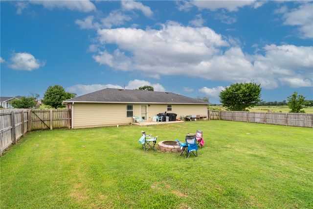 21048 Richard Court, Siloam Springs, AR 72761