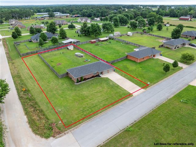 21048 Richard Court, Siloam Springs, AR 72761