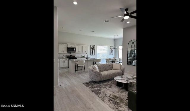 3742 Daybreak Street, Las Cruces, NM 88012