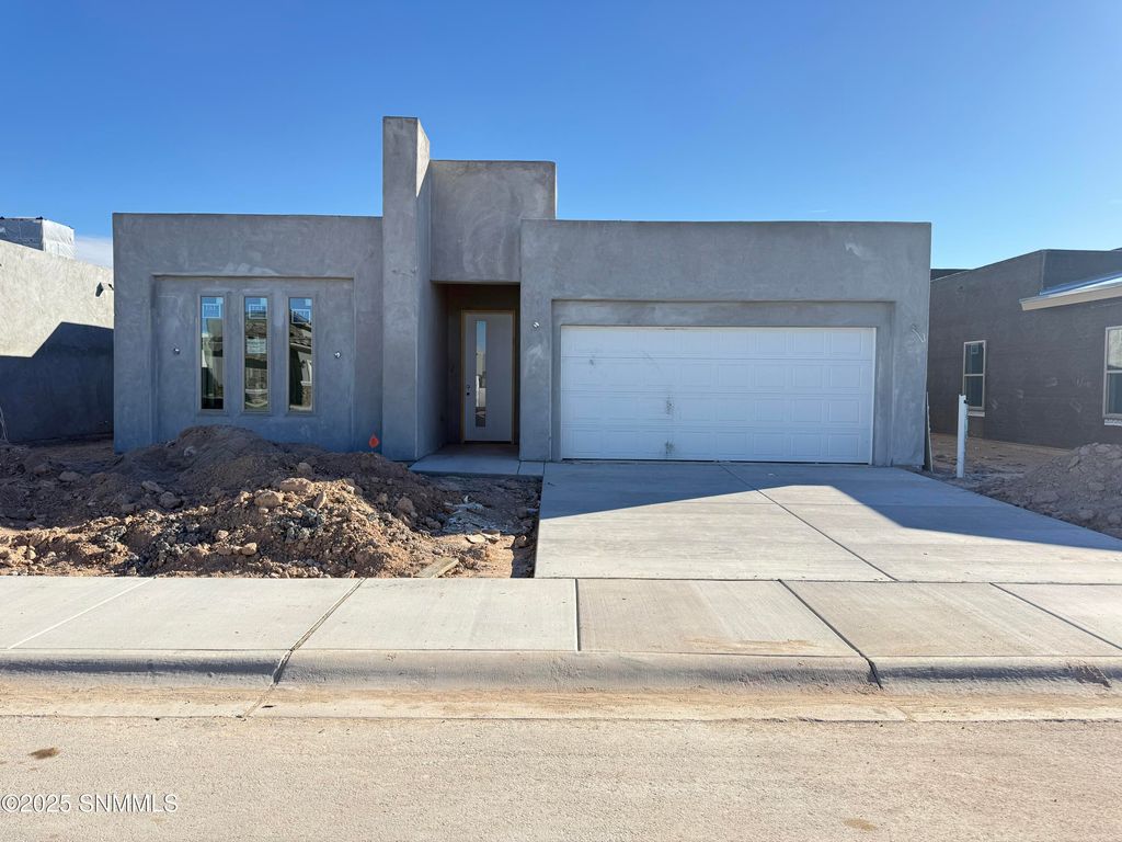 3742 Daybreak Street, Las Cruces, NM 88012