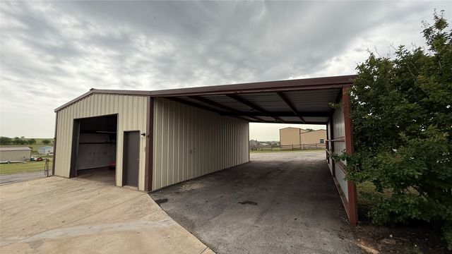 124 Heritage Parkway W, Decatur, TX 76234