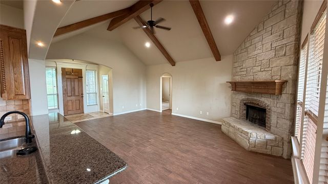 124 Heritage Parkway W, Decatur, TX 76234
