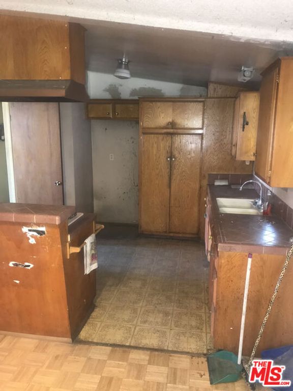 Image 11 of property listing at 5209 La Madera Avenue, El Monte, CA 91732