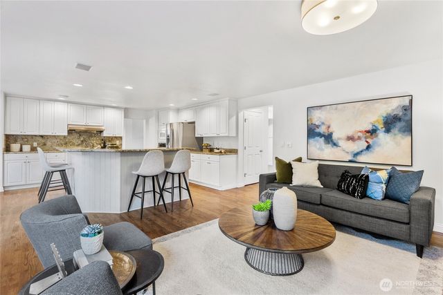 11016 166th Place NE, Redmond, WA 98052