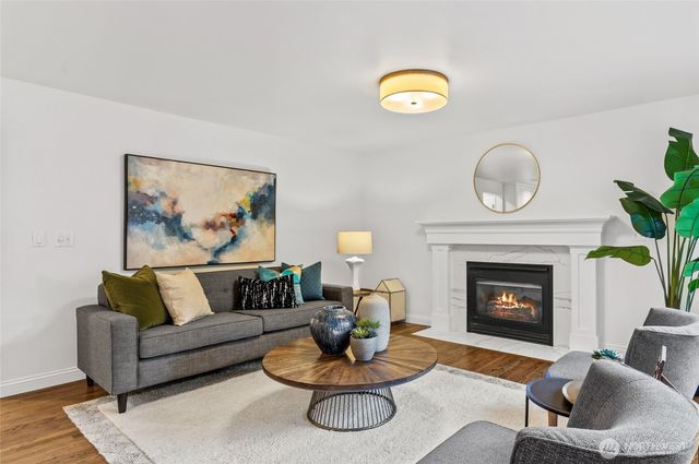 11016 166th Place NE, Redmond, WA 98052