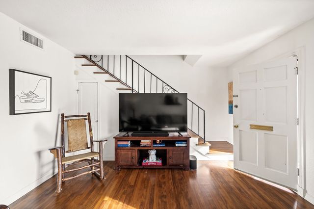 6326 Bordeaux Avenue, Dallas, TX 75209