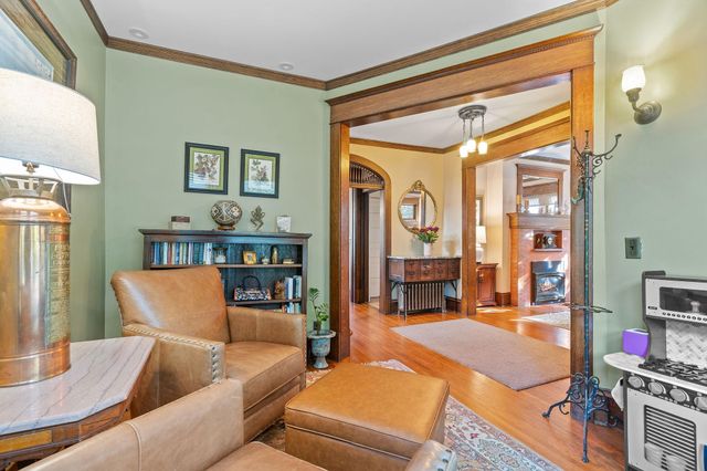997 Lincoln Avenue, Saint Paul, MN 55105