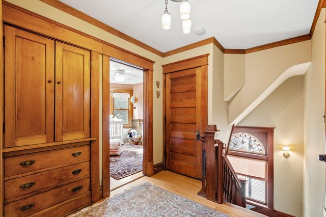 997 Lincoln Avenue, Saint Paul, MN 55105