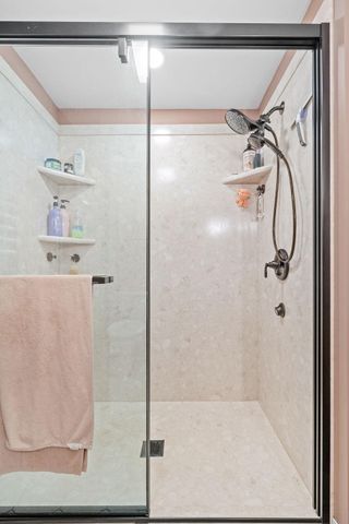 997 Lincoln Avenue, Saint Paul, MN 55105