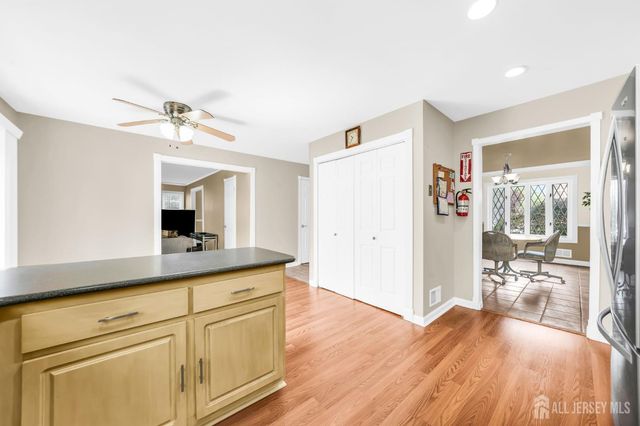 100 Howell Avenue, Fords, NJ 08863