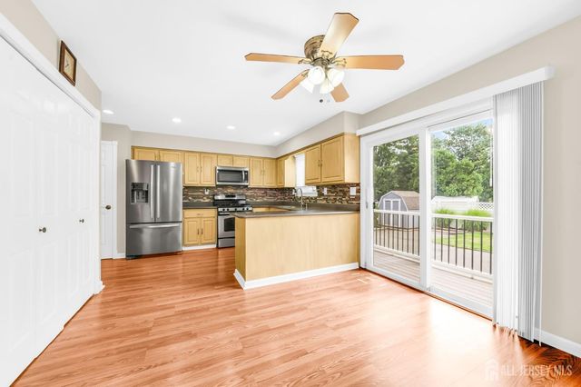 100 Howell Avenue, Fords, NJ 08863