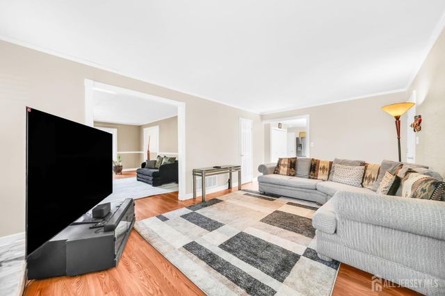 100 Howell Avenue, Fords, NJ 08863