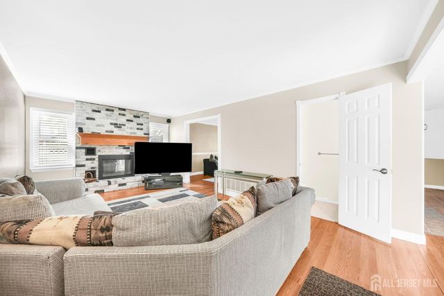 100 Howell Avenue, Fords, NJ 08863