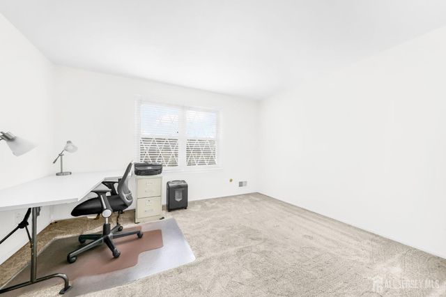100 Howell Avenue, Fords, NJ 08863