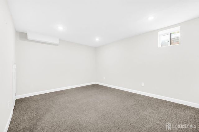 100 Howell Avenue, Fords, NJ 08863