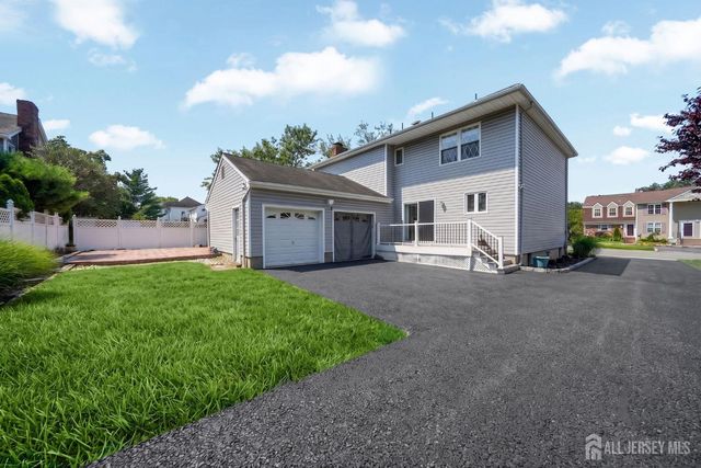 100 Howell Avenue, Fords, NJ 08863