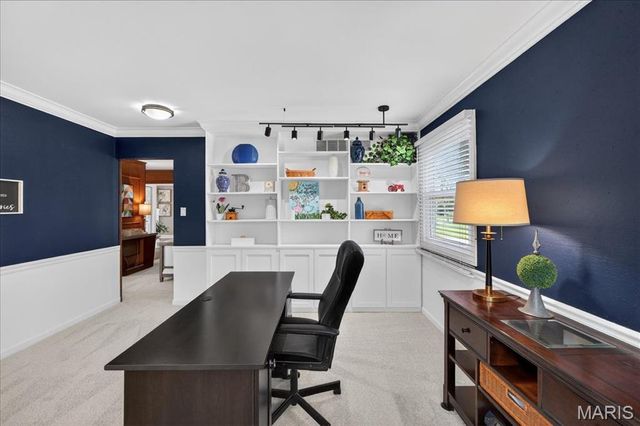 16025 Hunters Way Drive, Chesterfield, MO 63017