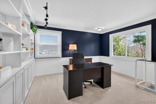 16025 Hunters Way Drive, Chesterfield, MO 63017