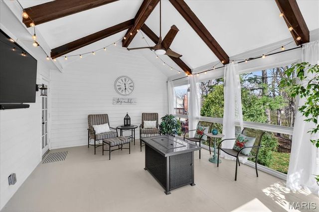 16025 Hunters Way Drive, Chesterfield, MO 63017