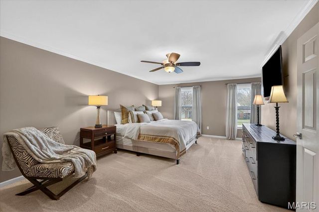 16025 Hunters Way Drive, Chesterfield, MO 63017