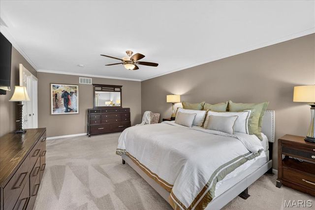 16025 Hunters Way Drive, Chesterfield, MO 63017