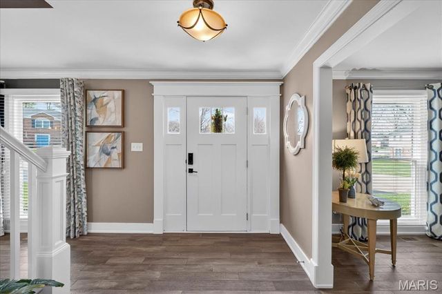 16025 Hunters Way Drive, Chesterfield, MO 63017