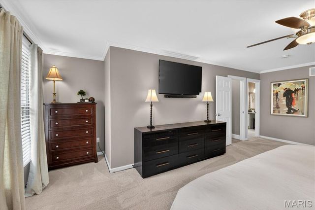 16025 Hunters Way Drive, Chesterfield, MO 63017