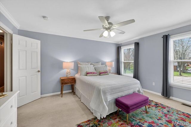 16025 Hunters Way Drive, Chesterfield, MO 63017